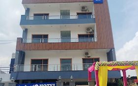 Radiant Hotel And Banquet